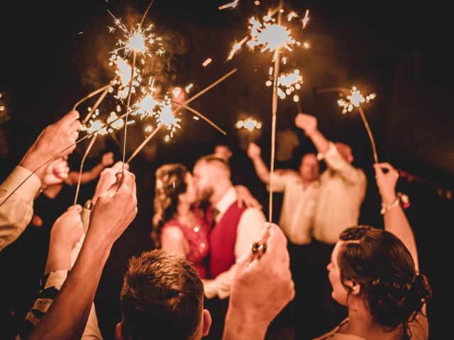 „És akkor a világ megállt egy pillanatra… csak mi ketten és a szikrák maradtunk.”